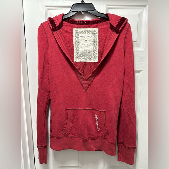 Abercrombie & Fitch Tops - Abercrombie & Fitch Y2K Vintage Red Hoodie Sweatshirt Cozy Fitted Deep V-Neck